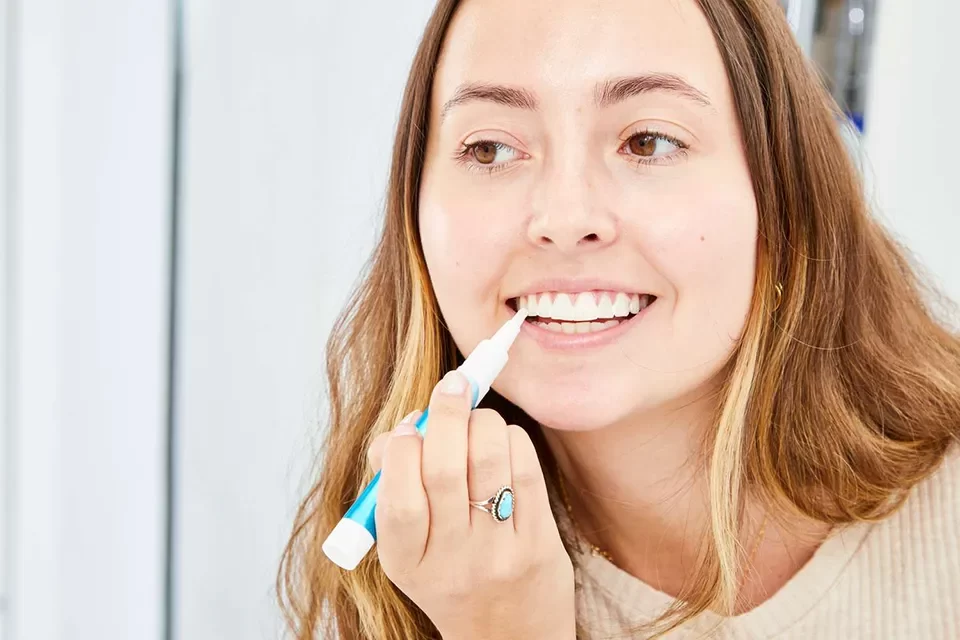 How Teeth Whitening Products Work